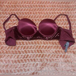 VICTORIA’S SECRET. Push up under wire bra. 36B. Maroon.